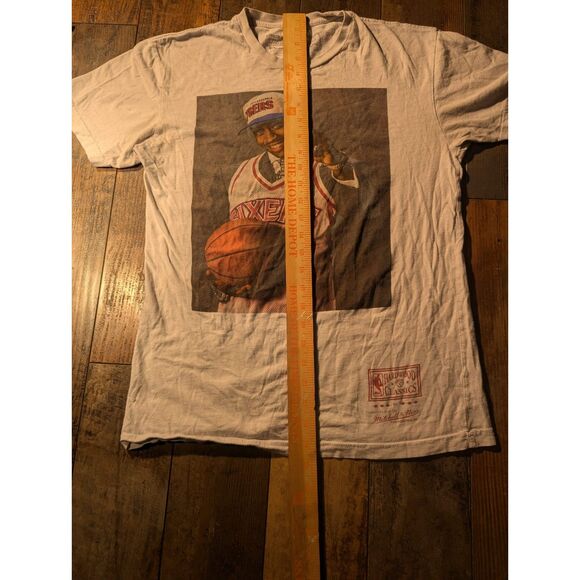 Mitchell & Ness Hardwood Classics Allen Iverson Philadelphia 76ers T-Shirt S - Picture 6 of 7
